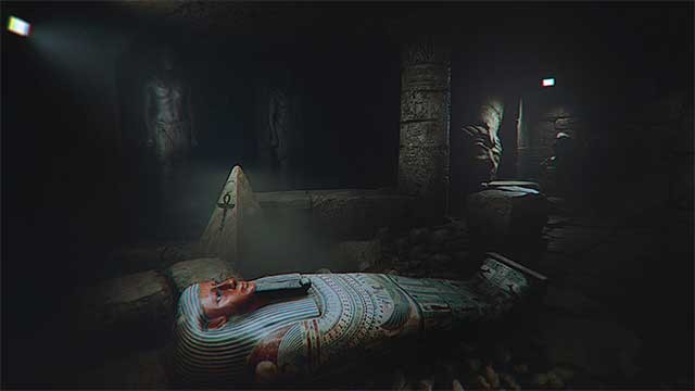 Chụp các bức ảnh để tìm kiếm manh mối