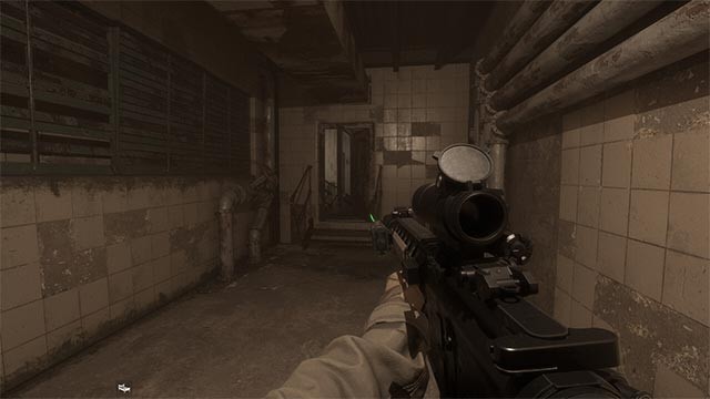 Tiến sâu vào nhà máy bỏ hoang để kiếm tài nguyên và hiện vật giá trị