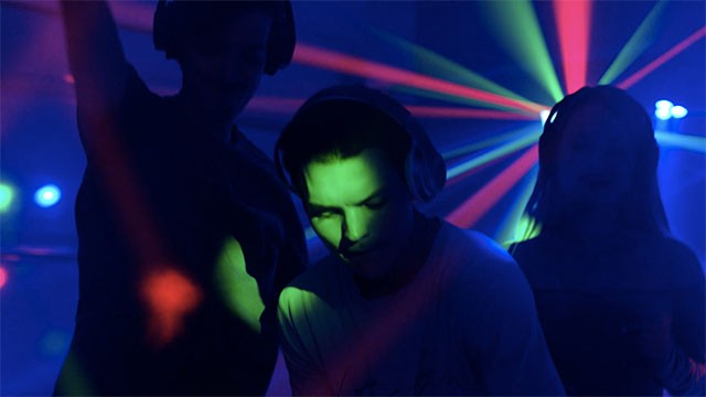 Lựa chọn của bạn trong AWK - Adventures of Walker King sẽ quyết định sự nghiệp, tương lai của DJ tài năng