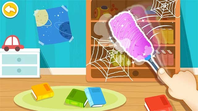 Loại bỏ bụi bẩn và mạng nhện trên giá sách