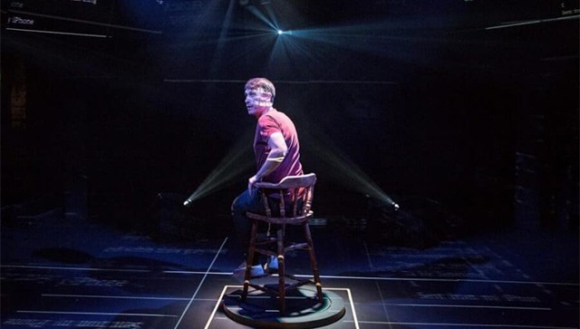 Baby Reindeer pha trộn giữa lối kể chuyện đời thực và nghệ thuật độc đáo