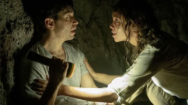 Bí mật kinh hoàng nào đang được che giấu trong căn hộ này?!?