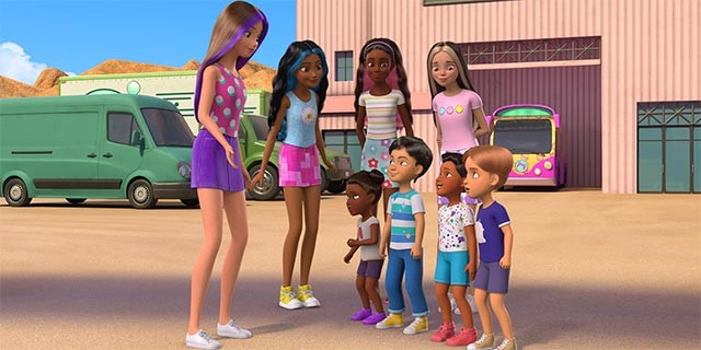 Cùng Skipper làm quen với công việc mới tại công viên nước mùa hè