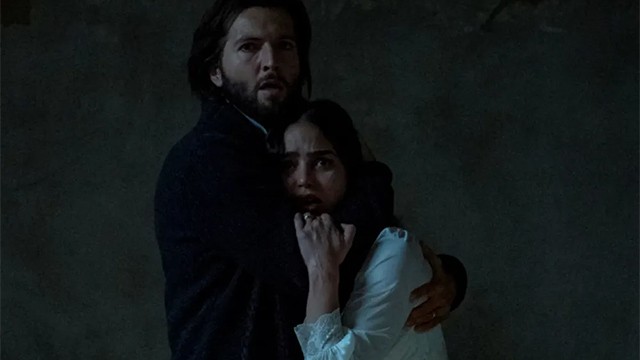 Bi kịch bắt đầu khi vợ chồng Julie Rivers mang thai chuyển đến một ngôi nhà mới…