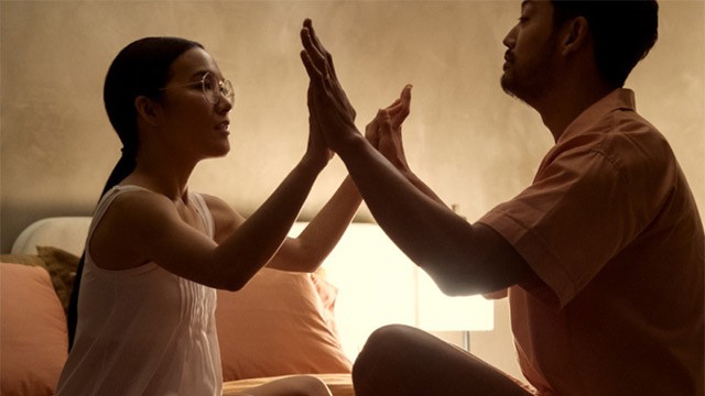 ... dẫn đến một loạt các sự kiện dở khóc dở cười, thay đổi hoàn toàn cuộc đời của hai nhân vật chính