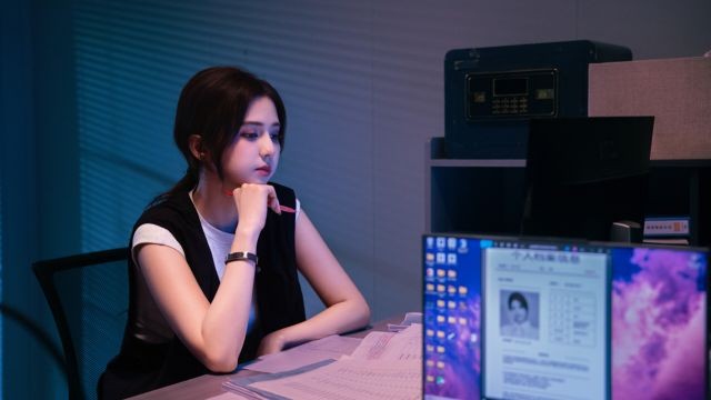 Tương tác với các nhân vật và dàn gái xinh trong Blood Money: Lethal Eden