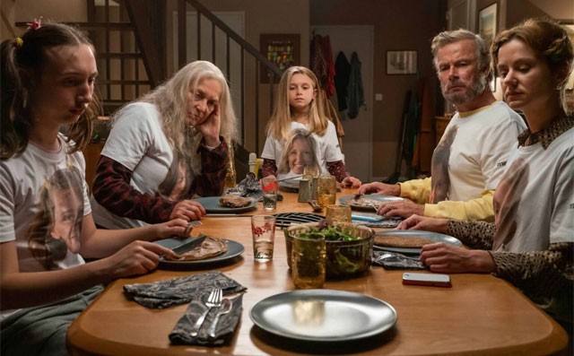 Bố Là Con gái Mẹ Tôi - Bộ phim hài Pháp với những tình huống dở khóc dở cười