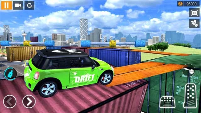 Thể hiện kỹ năng lái xe của bạn trong nhiều thử thách nguy hiểm