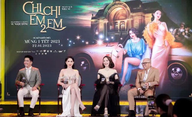 Hình ảnh đoàn làm phim Chị Chị Em Em 2 trong ngày ra mắt khán giả