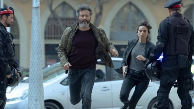 Loạt phim Thành phố bóng tối gồm 6 tập, phát sóng độc quyền trên Netflix