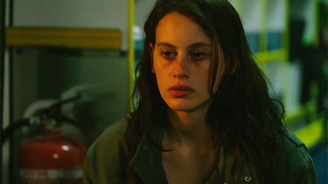 Cô gái trong tuyết có sự tham gia của Milena Smit, ngôi sao phim Hố sâu đói khát 2