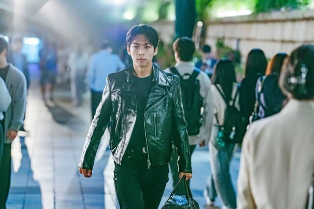 Joo Jong Hyuk đóng vai Myung Gu Ho Là thành viên nhỏ tuổi nhất trong nhóm