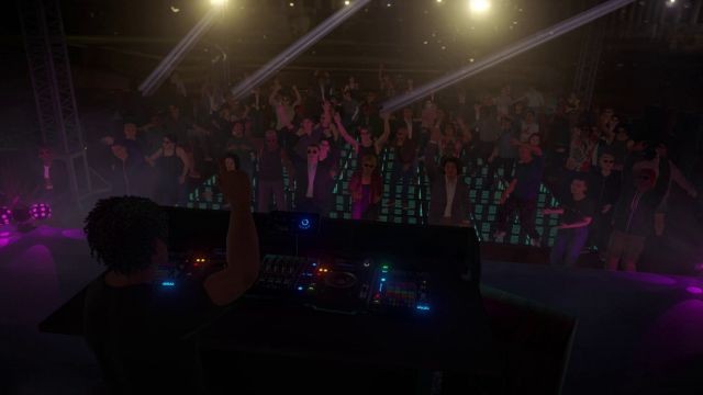 Phát triển sự nghiệp DJ từ sân khấu nhỏ cho đến concert nhạc lớn