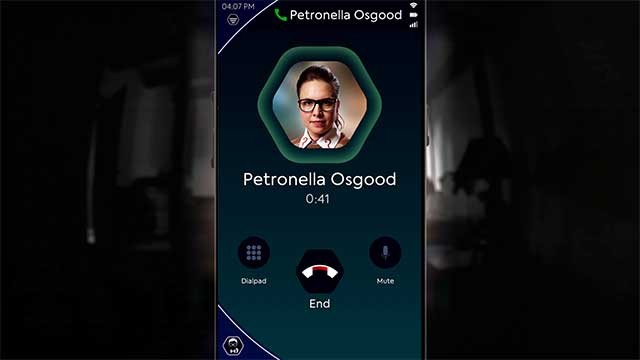 Giải quyết vụ án chiếc điện thoại bí ẩn trong Doctor Who: The Lonely Assassins