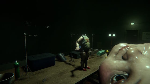 Lắp ráp búp bê từ nhiều bộ phận riêng lẻ theo một quy trình cố định