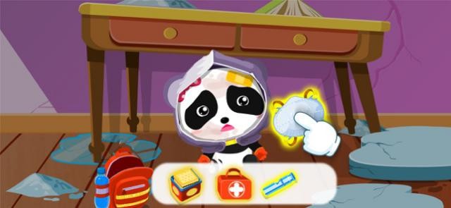 Trú dưới bàn để đảm bảo an toàn