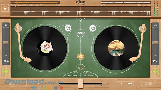 2 bàn xoay ảo chân thực