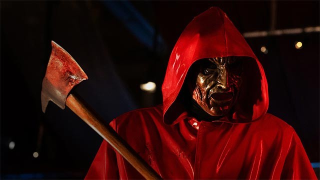 Ai là thủ phạm đứng sau những vụ tấn công nhằm vào các ứng viên cho danh hiệu Nữ hoàng Dạ hội?