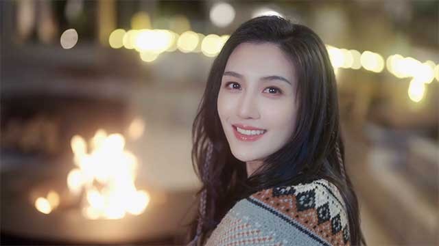 Tìm hiểu và tương tác với 8 cô gái có tính cách và hoàn cảnh khác nhau