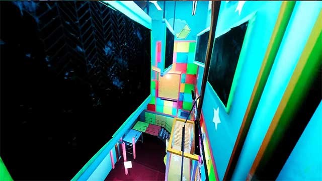 Tìm cách thoát khỏi sự truy đuổi của các nhân vật hoạt hình đáng sợ