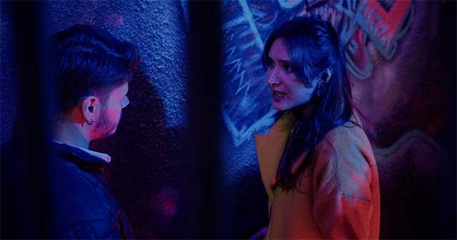 Đây là một trò chơi kể chuyện lãng mạn hài được quay ở chế độ 4K với các diễn viên thực