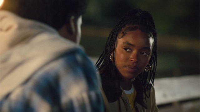 Loạt phim Forever được chuyển thể từ tiểu thuyết cùng tên xuất bản năm 1975, nhưng được đặt trong bối cảnh nước Mỹ hiện đại, mang đến một góc nhìn mới mẻ.