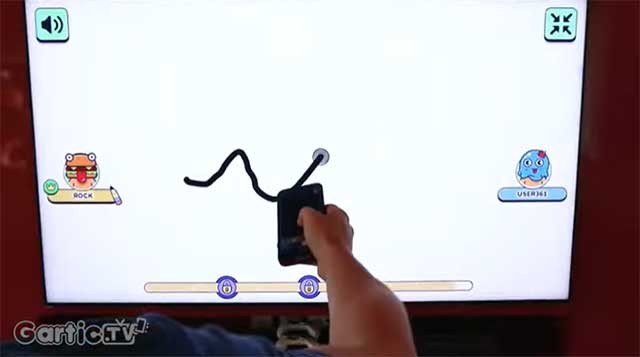 Sử dụng điện thoại di động làm bút vẽ và vẽ trực tiếp lên màn hình TV