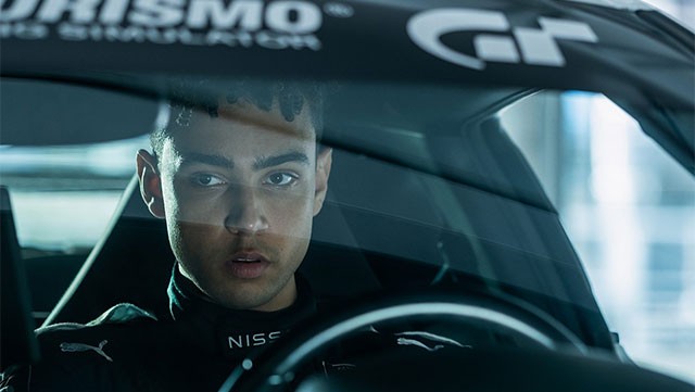 ... nhưng luôn ấp ủ ước mơ trở thành tay đua ô tô chuyên nghiệp