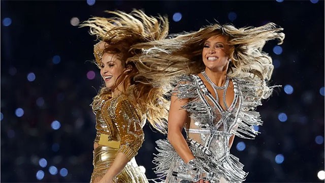 Câu chuyện về màn trình diễn huyền thoại của Jenifer Lopez và Shakira tại Super Bowl 2020