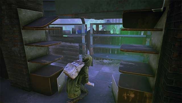 Khám phá đồ vật nằm rải rác quanh môi trường