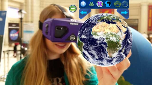 Khám phá Trái Đất với thiết bị AR Merge Cube - HoloGLOBE