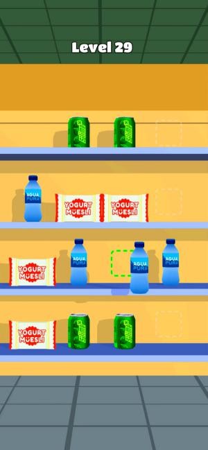 Sắp xếp đồ vật trên kệ hàng