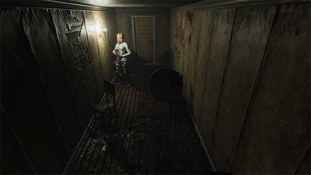 Chiến đấu với thây ma và giải các câu đố để tìm cách trốn thoát khỏi khách sạn