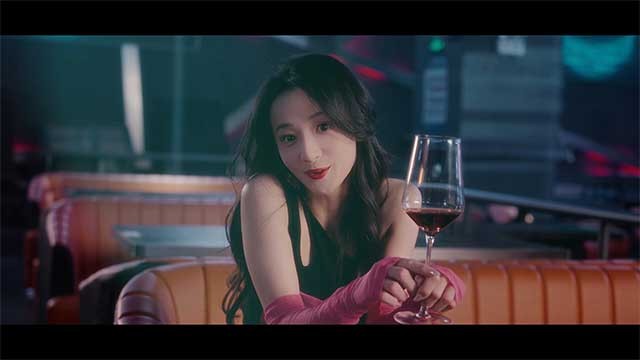 Tìm kiếm tình yêu mới giữa những thử thách của cuộc sống về đêm