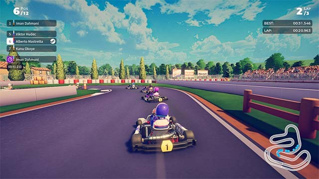 Chơi Karting Superstars solo với AI hoặc cạnh tranh trực tuyến với 12 đối thủ