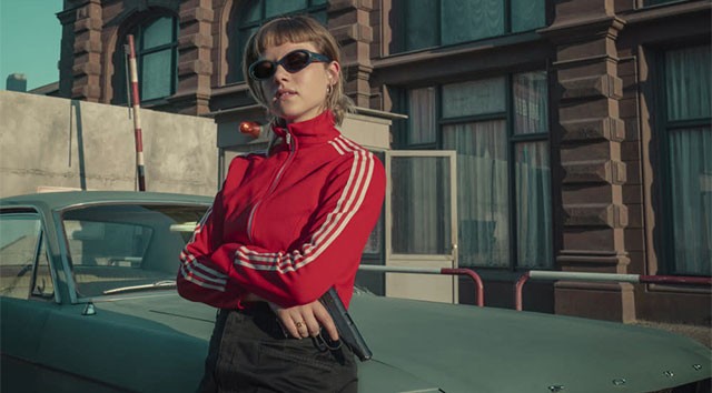 Bộ phim xoay quanh hành trình báo thù của cựu sát thủ Đông Đức sau sự kiện Bức tường Berlin sụp đổ