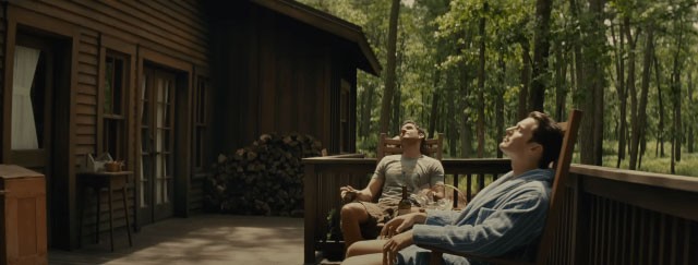 Phim Knock at the Cabin xoay quanh kỳ nghỉ của gia đình 3 người...