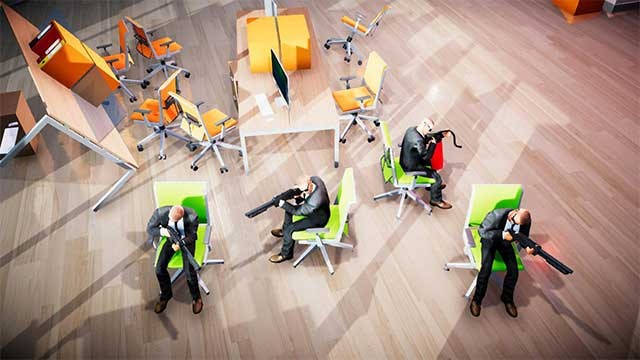 Cố gắng bắn hạ lẫn nhau trong khi đang ngồi trenen ghế