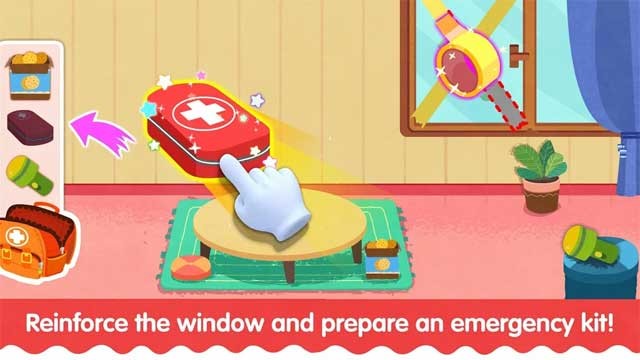 Dán băng dính lên bề mặt kính cửa sổ và chuẩn bị một bộ dụng cụ sơ cứu khẩn cấp