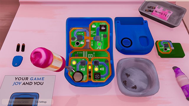 Tháo rời các bộ phận, lau chùi hoặc sửa chữa bo mạch, bàn hình để chiếc máy hoạt động bình thường