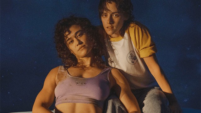 Kristen Stewart và Katy O'Brian đảm nhận 2 vai chính trong phim Yêu cuồng loạn