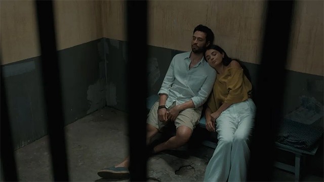 Phim Make Me Believe xoay quanh câu chuyện tình yêu 'oan gia ngõ hẹp' của Sahra và Deniz