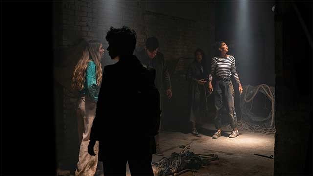 Cùng Mia bước vào một cuộc phiêu lưu đầy mưu mô, bí ẩn và nguy hiểm