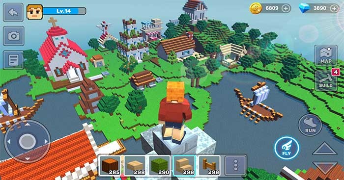MiniCraft: Blocky Craft là game xây dựng có đồ họa khá giống Minecraft