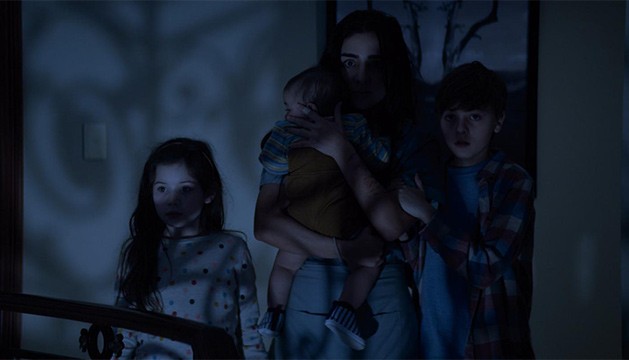 Cô bảo mẫu Sofi và 3 đứa trẻ là những nhân vật chính trong phim Năm, Mười, Mười Lăm