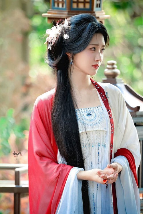 Lư Dục Hiểu vai Minh Ý