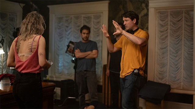 Night Always Comes là bộ phim chuyển thể từ tác phẩm văn học ăn khách cùng tên