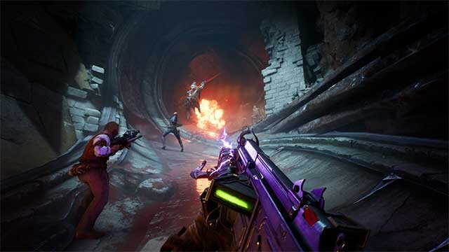 Sử dụng nhiều loại vũ khí tối tân để chiến đấu với kẻ thù