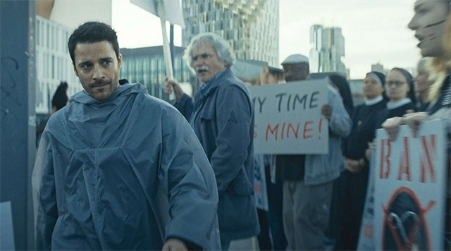 Paradise là phim kinh dị khoa học viễn tưởng Đức, phát sóng độc quyền trên Netflix