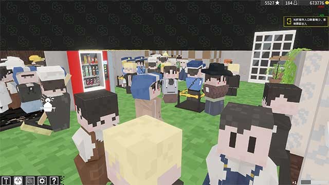 Thêm đồ nội thất, đồ trang trí và nhiều nhân viên khác nhau vào cửa hàng